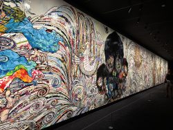 オハイオだより 村上隆展 TAKASHI MURAKAMI STEPPING ON THE TAI L OF