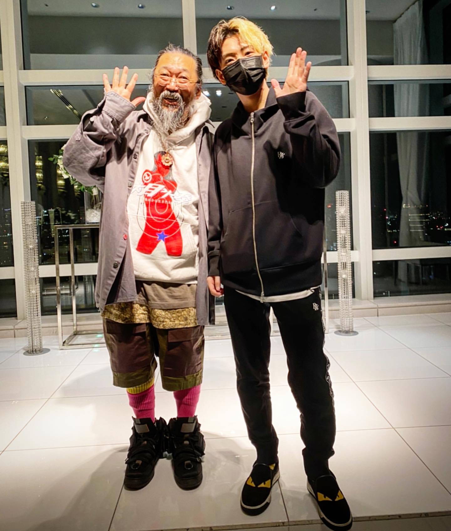 2月20日(土)19時より、WEBショップにて村上隆×ヒカル コラボレーション