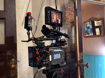 JVC、スマホで動画シェアできる防水防塵Everio「GZ-RX690」 - AV Watch