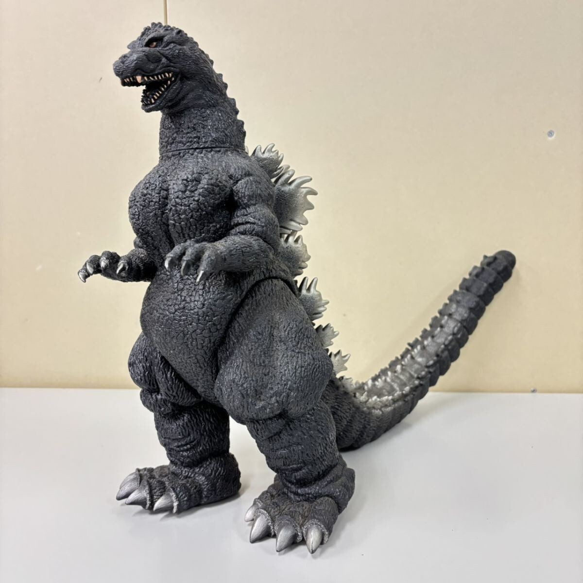 Yahoo!オークション -「ゴジラ バンダイ 1991」の落札相場・落札価格