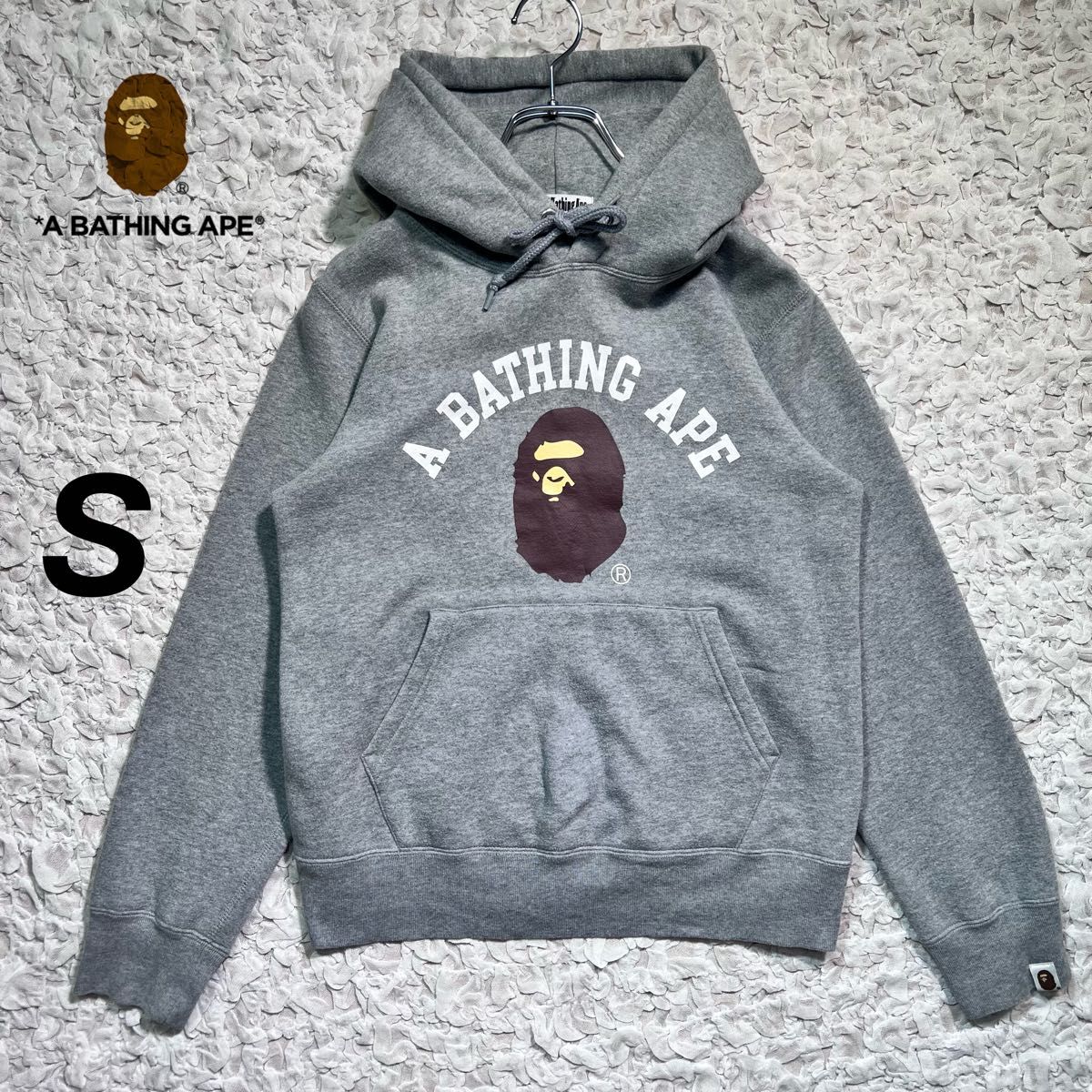 A BATHING APE アベイシングエイプ パーカー アーチロゴ 人気デザイン