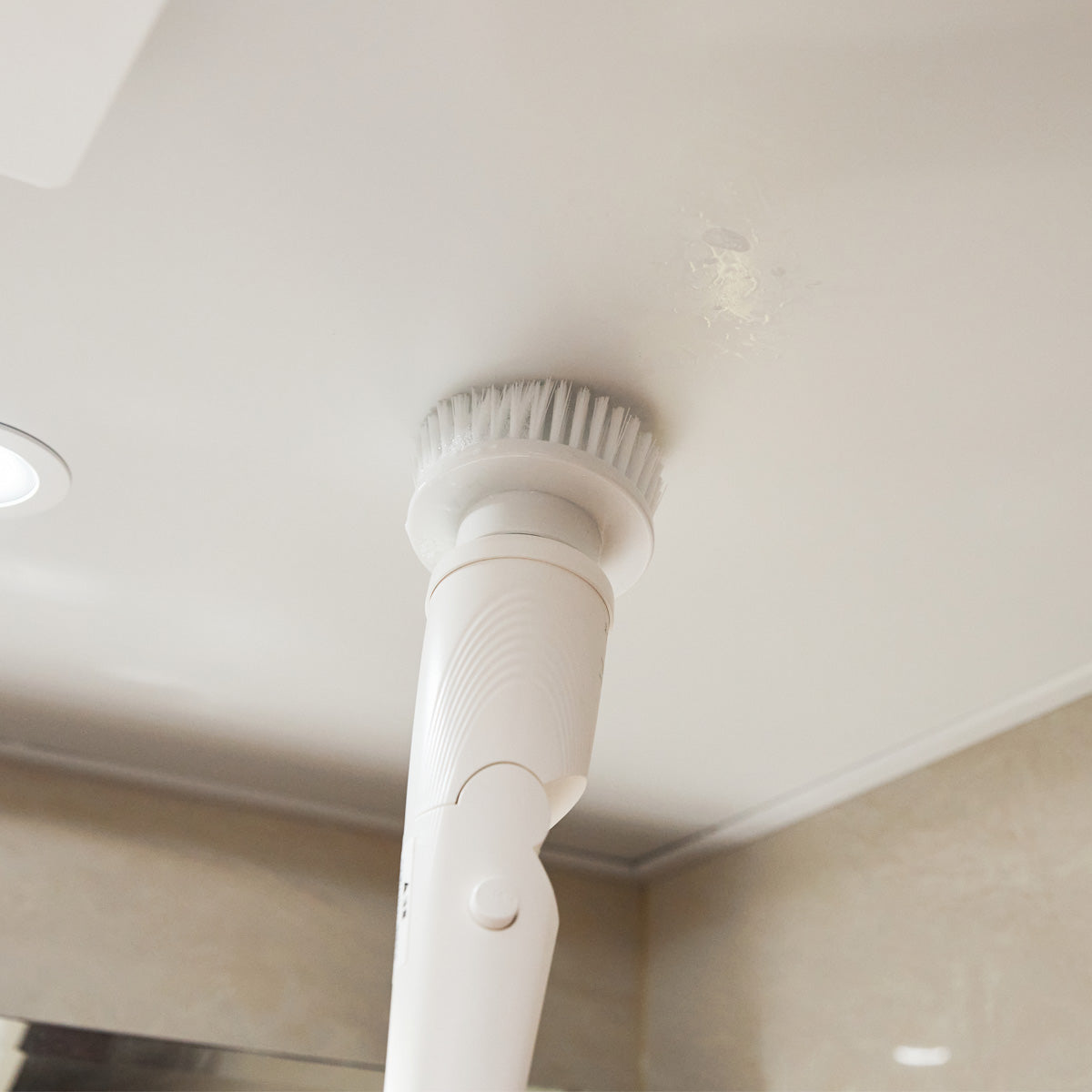 電動バスポリッシャー SC001｜エントリーモデル・立ったまま楽々お掃除