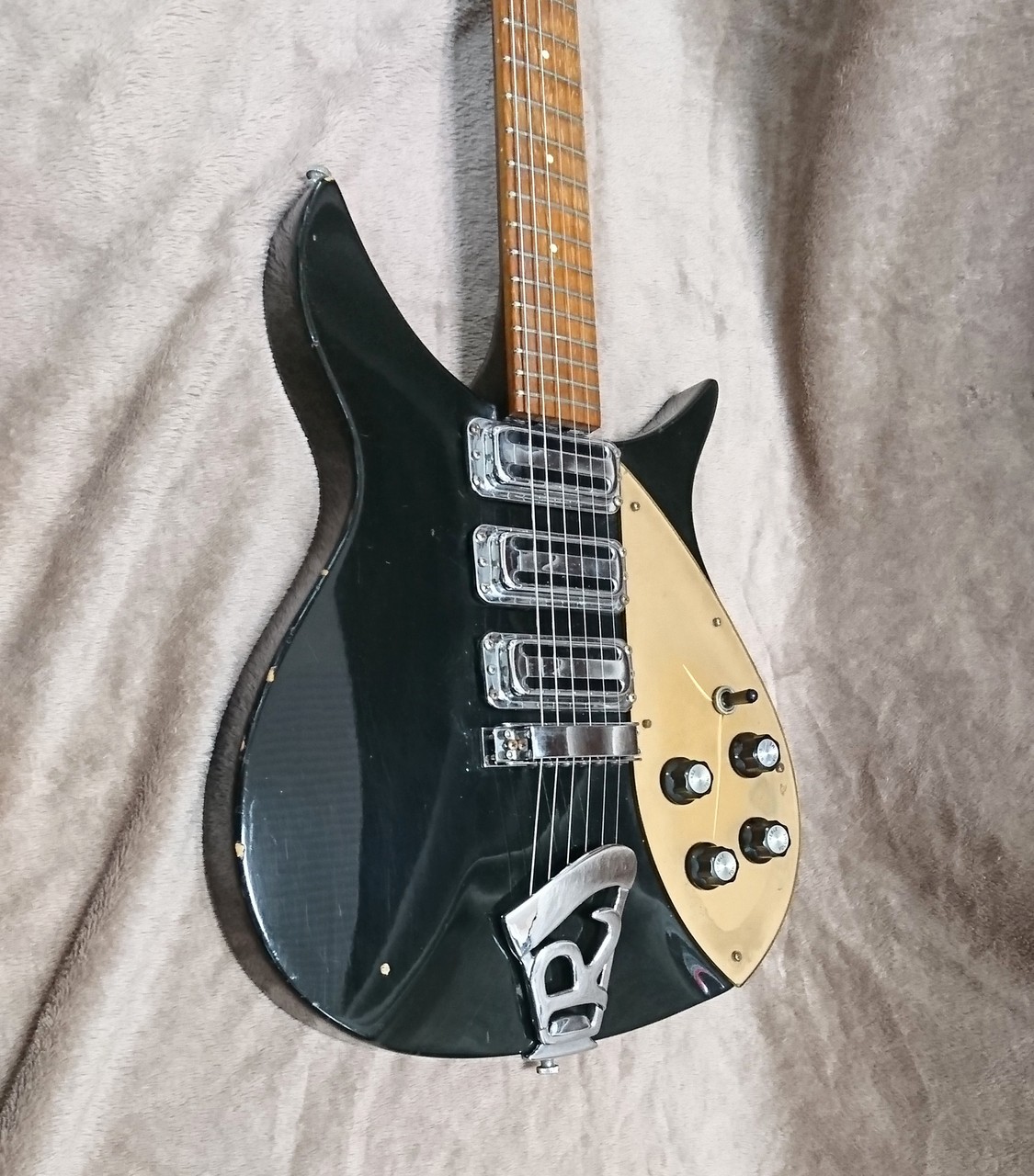 Rickenbacker 320（ビンテージ）【楽器検索デジマート】
