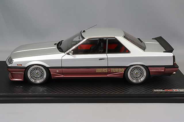 奉仕品 イグニッションモデル 1/18 日産 スカイライン 2000 RS-X