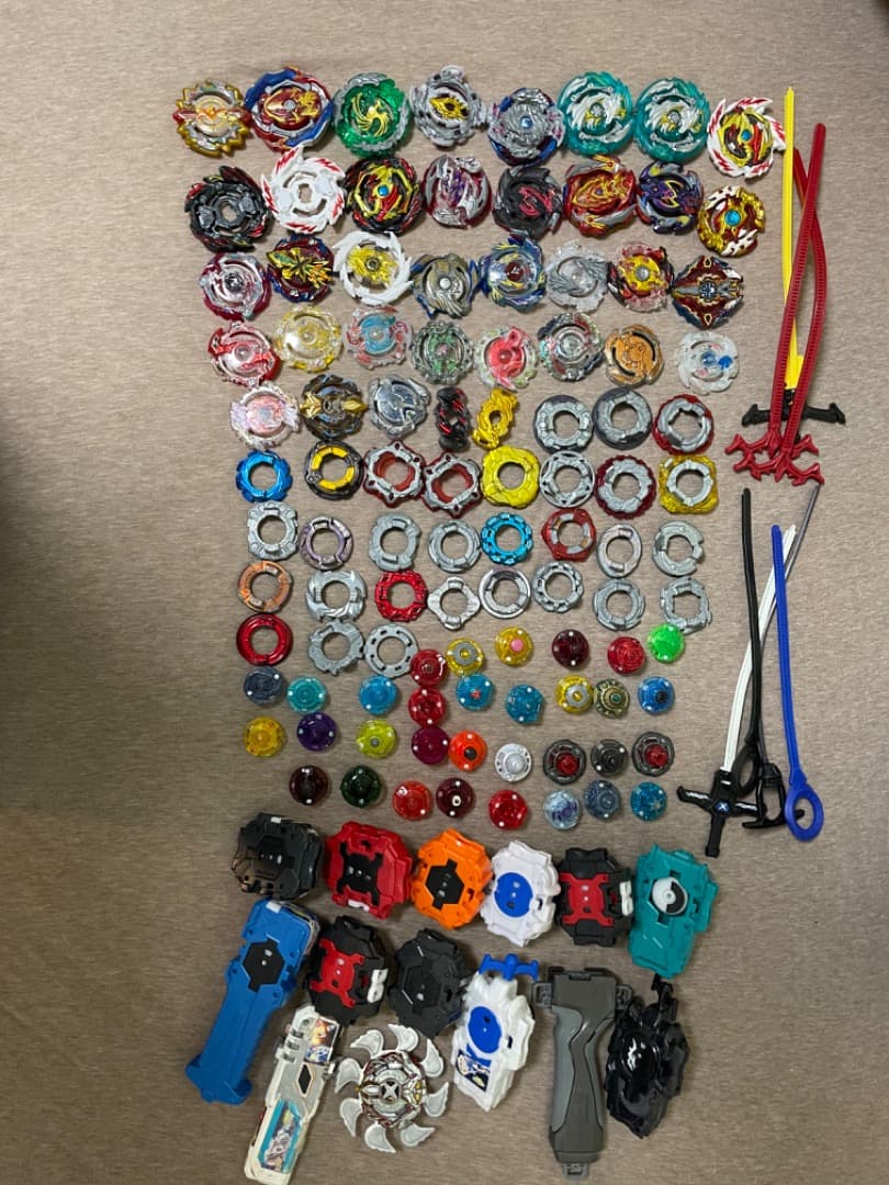 ベイブレードセット 多数のモデルと発射器