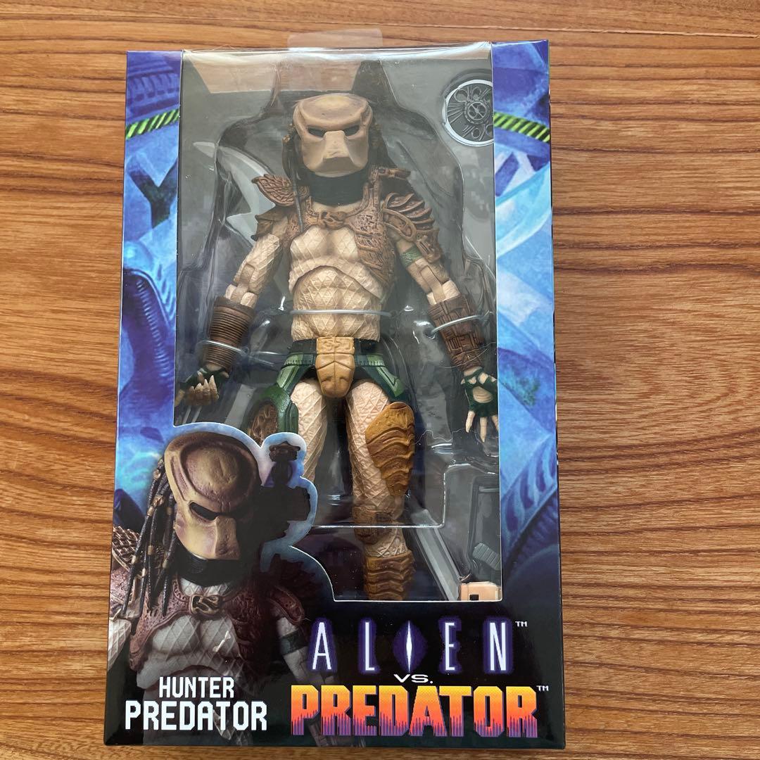 ［新品］Hunter Predator - Alien vs Predator Hunter Predator Action Figure Alien vs. Predator Jungle 6-Inch