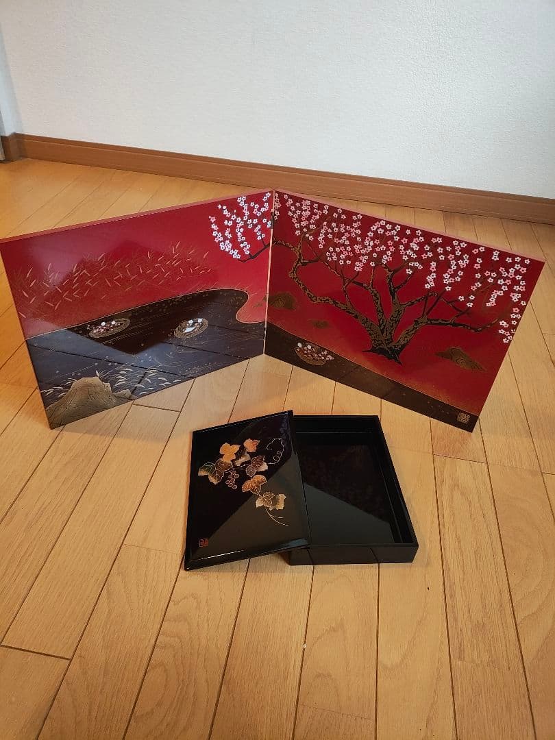 桜模様 漆器重箱 仕切り付き　2個セット売り