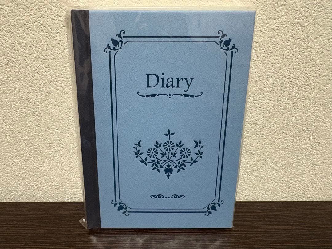 【希少】思い出のマーニー マーニーの日記帳 ジブリ】『思い出のマーニー』に登場した日記帳とスケッチブック - YouTube