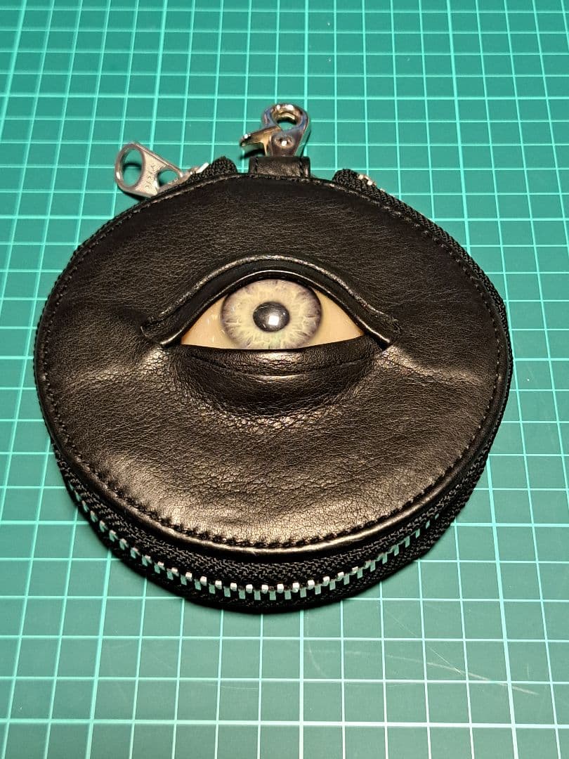 目玉　義眼　革　ケース　小物ポーチ