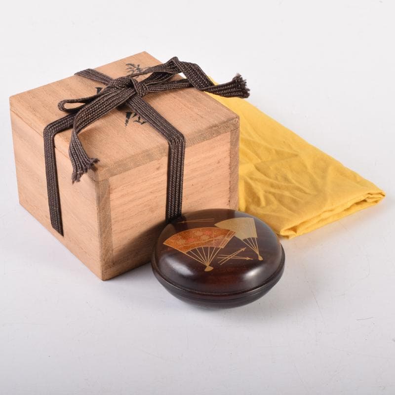 茶道具　荒木省山造　紫檀製　金蒔絵扇松葉文　香合　共箱　M　7146