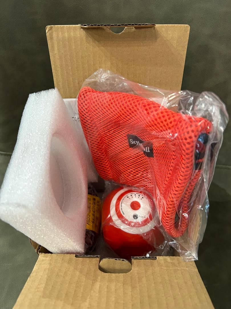 スタイリーボール　箱付き　ほぼ未使用品　レッド さわこ様専用 未使用品 東急スポーツオアシス スタイリーボール レッド