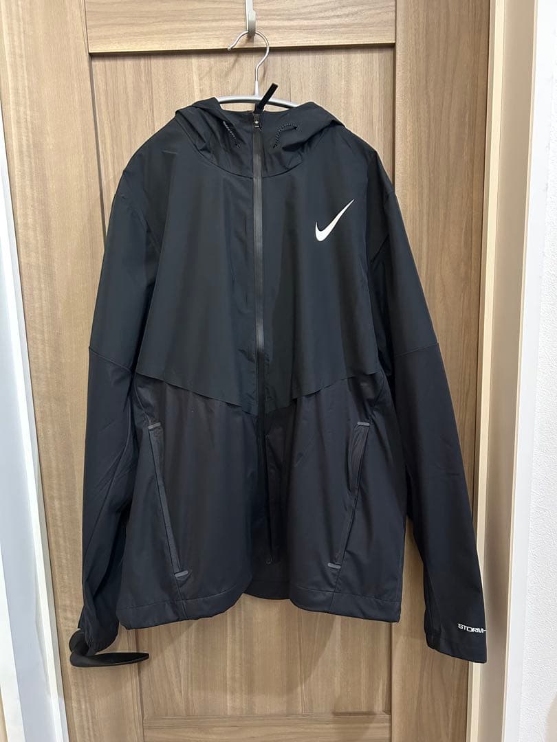 ナイキ エアロスイフト STORMFIT ランニングジャケット