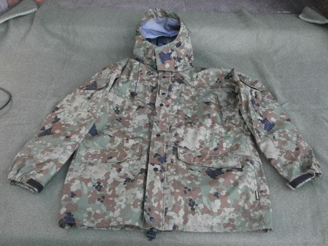 陸上自衛隊　迷彩レインウエア GORE TEX 　サイズLL