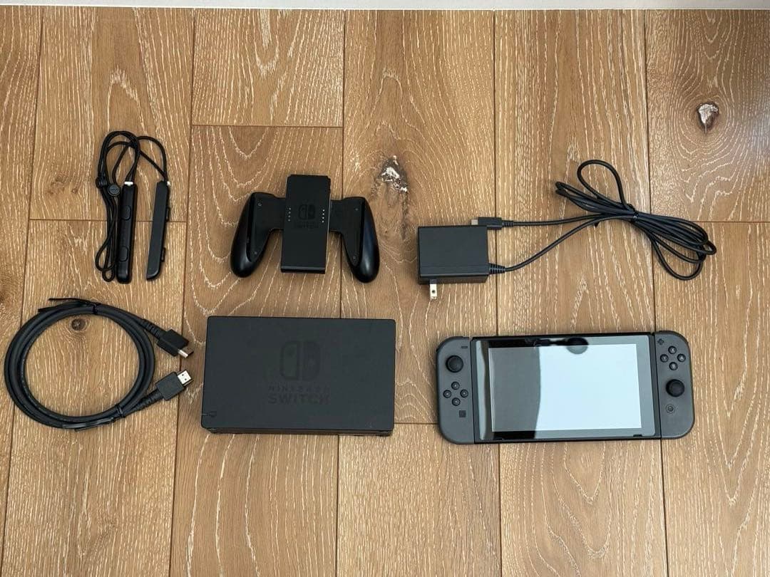 ふ*か様 Nintendo Switch 本体 グレー Nintendo Switch Console with Gray Joy-Con -(Japan Version