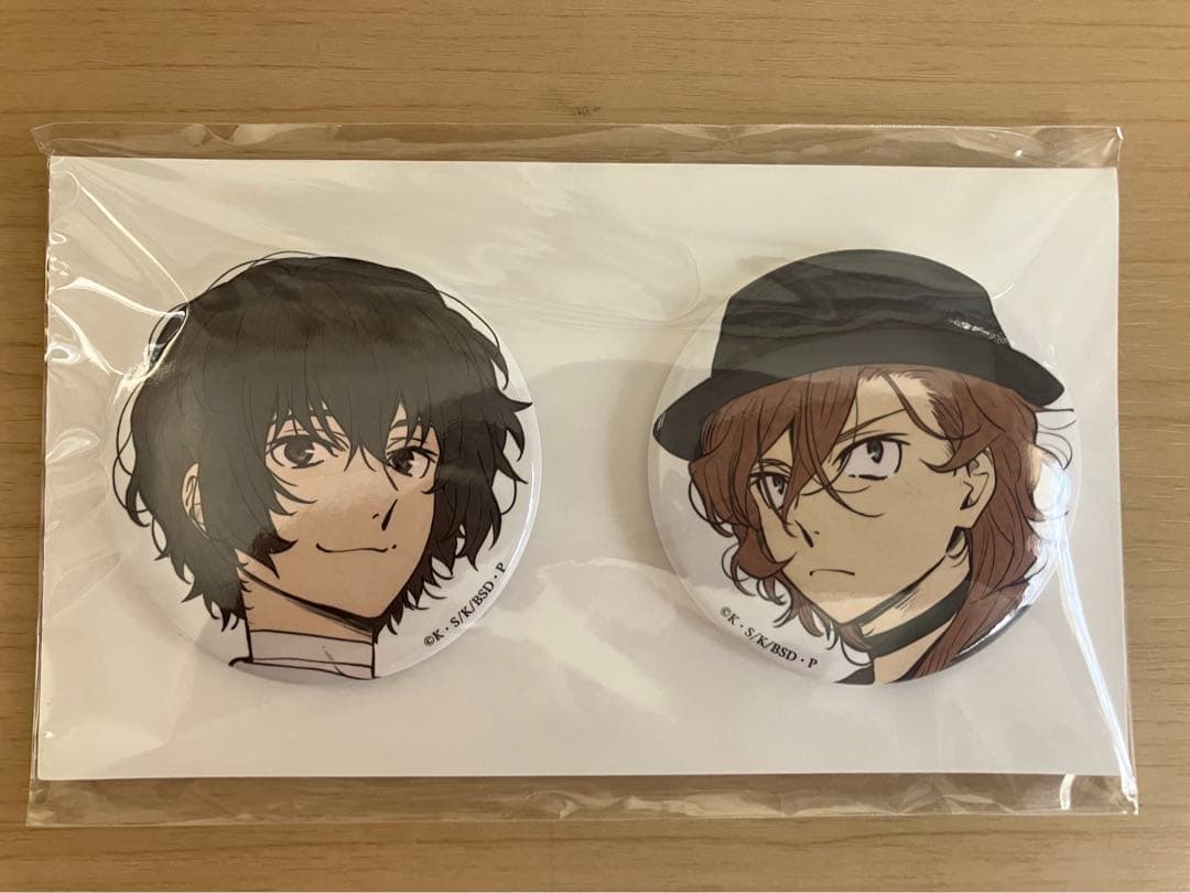 文豪ストレイドッグス 缶バッジ 太宰治 中原中也 bones 受注生産 完全受注生産商品】文豪ストレイドッグス ビッグブロマイド＆缶バッジ