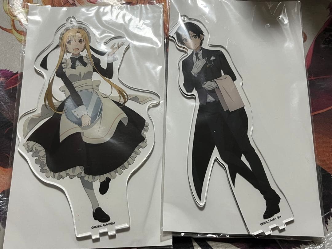 アニメイトカフェ　ソードアート・オンライン アスナ・キリト アクリルスタンド ソードアート・オンライン」お値段8万5000円！ アスナの大ボリューム80