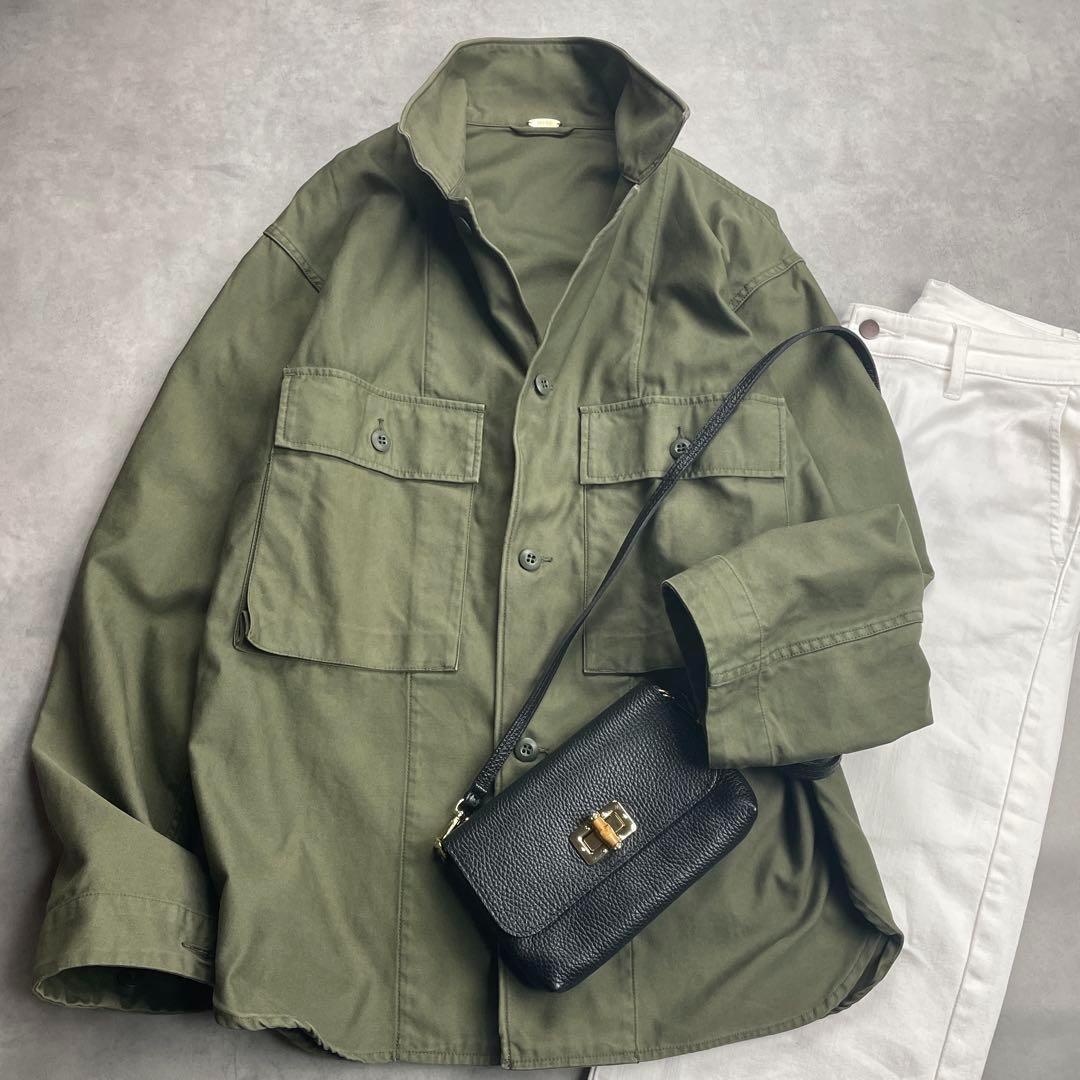 極美品 ミューズドゥドゥーズィエムクラス ミリタリーシャツジャケット カーキ