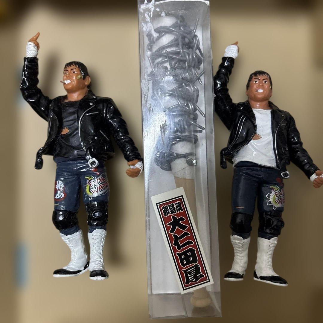 邪道　大仁田厚　フィギュア2体　ミニチュア有刺鉄線バット　プロ格ヒーローズセット